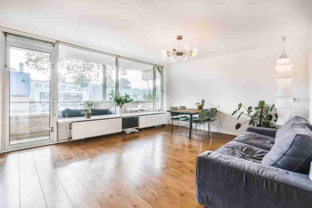 Beautiful living room Condo Flooring and Tiling in Toronto - 11