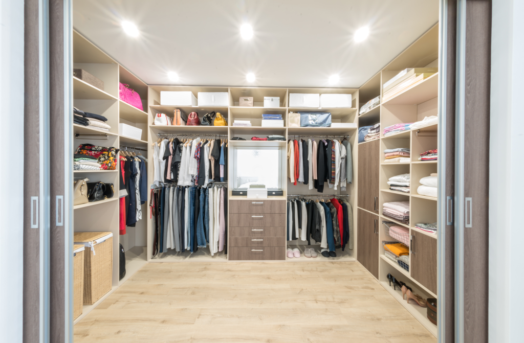 closet Custom Condo Cabinetry Services in Toronto - 10